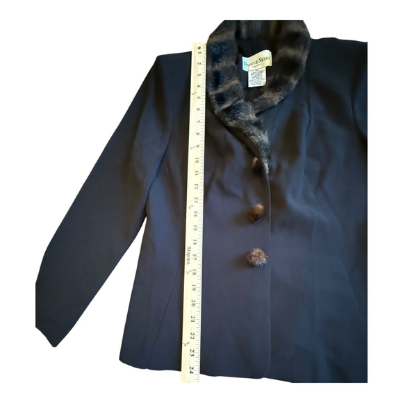 Women's Danny & Nicole Black Blazer with Brown Fur Trim Collar 10P - Picture 8 of 8